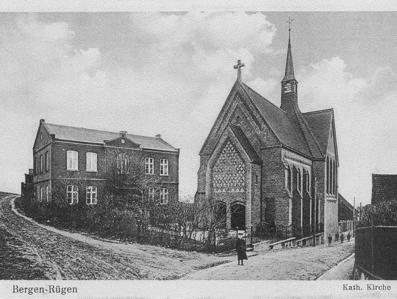 Historisches Foto der katholischen Kirche in Bergen, Rügen.